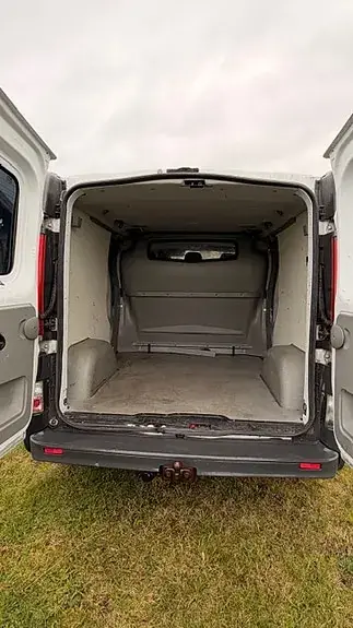 Renault Trafic 2011 photo 2