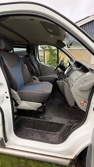 Renault Trafic 2011 photo 3