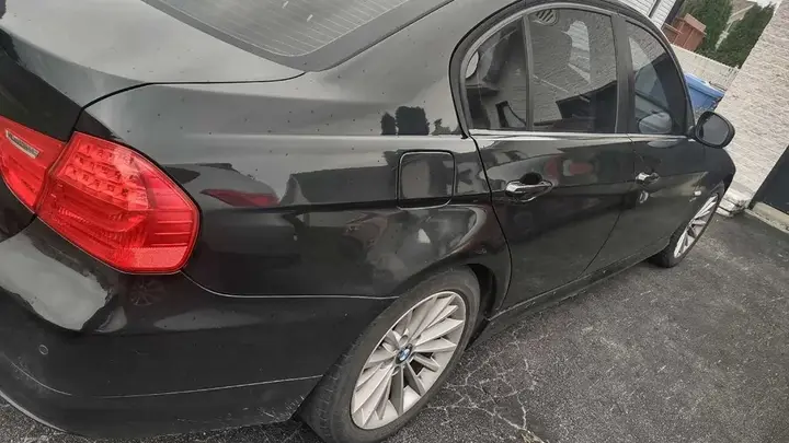 BMW 3 Series 2011 photo 3