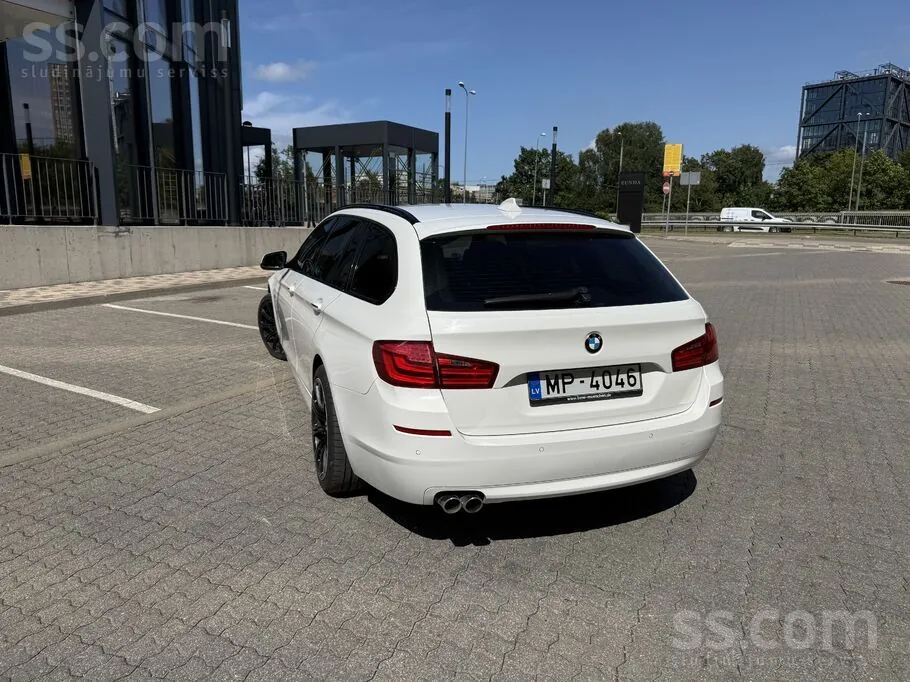 BMW 530D Touring 2011 photo 5