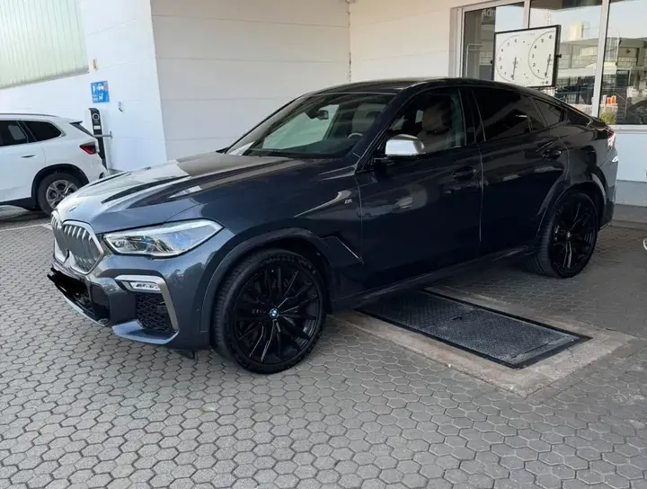BMW X6 M50I