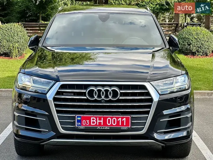 Audi Q7 2017 photo 2