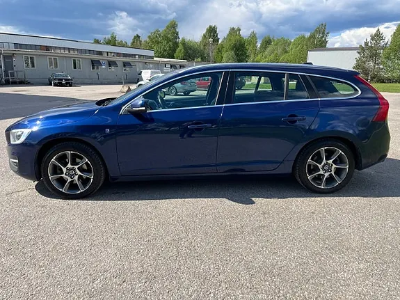 Volvo V60 2015 photo 2