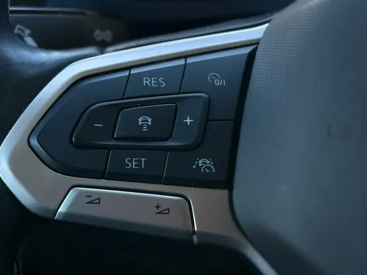 Volkswagen Taos 2024 photo 3