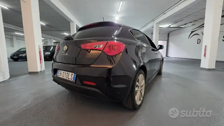 Alfa Romeo Giulietta 2011 photo 5