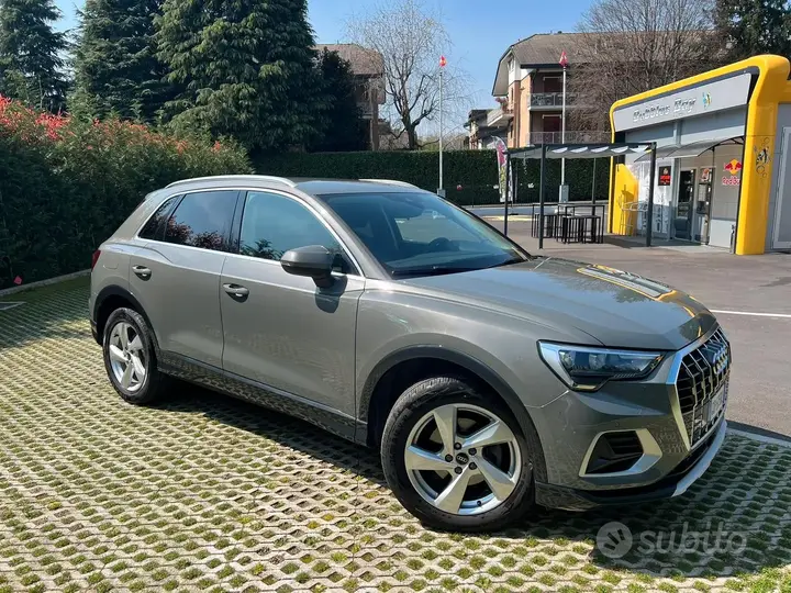 Audi Q3 2021 photo 2