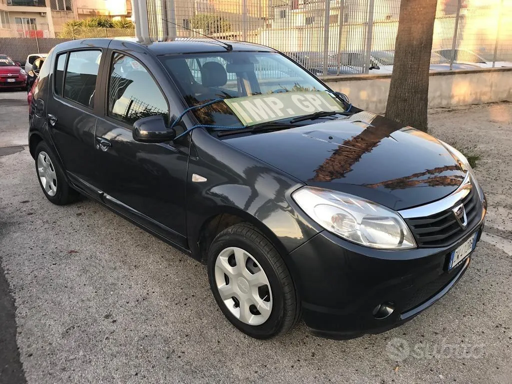 Dacia Sandero 2009 photo 2