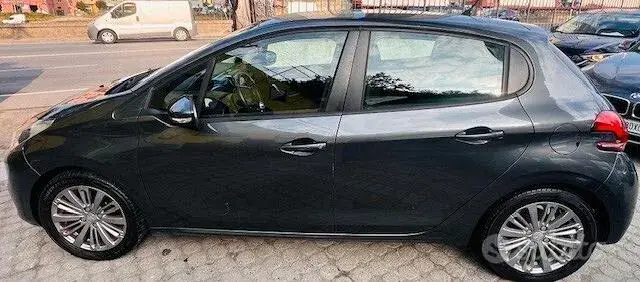 Peugeot 208 2017 photo 3