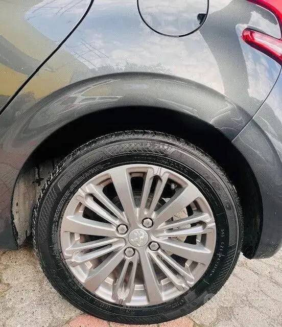Peugeot 208 2017 photo 5