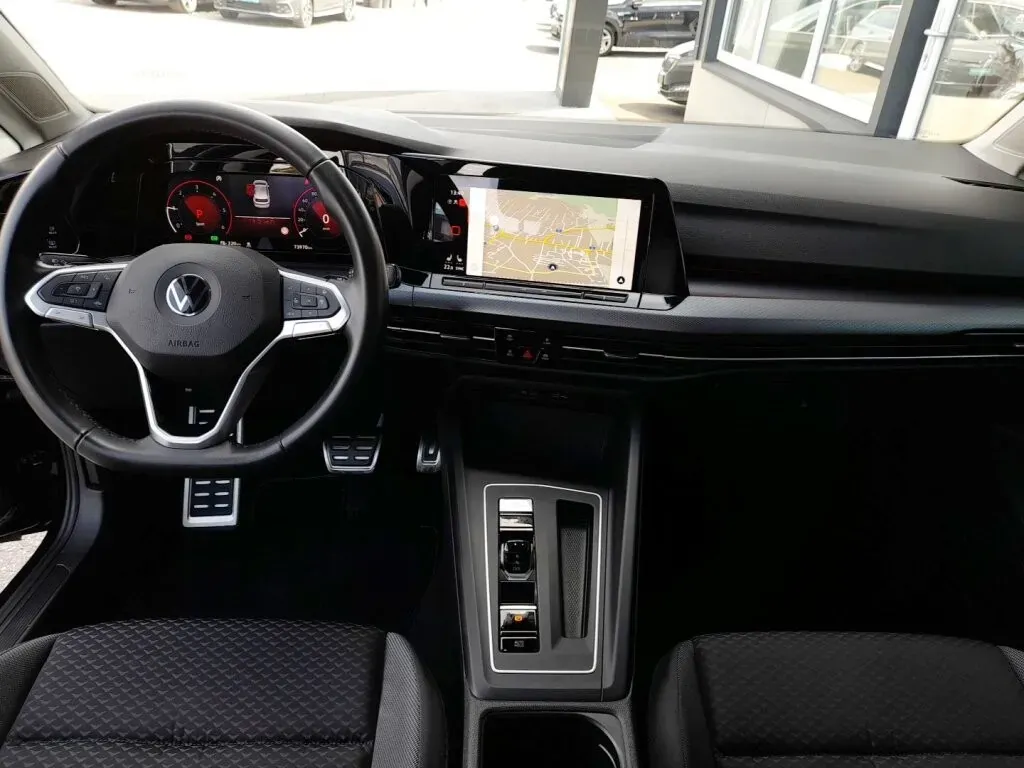 Volkswagen Golf 2022 photo 3
