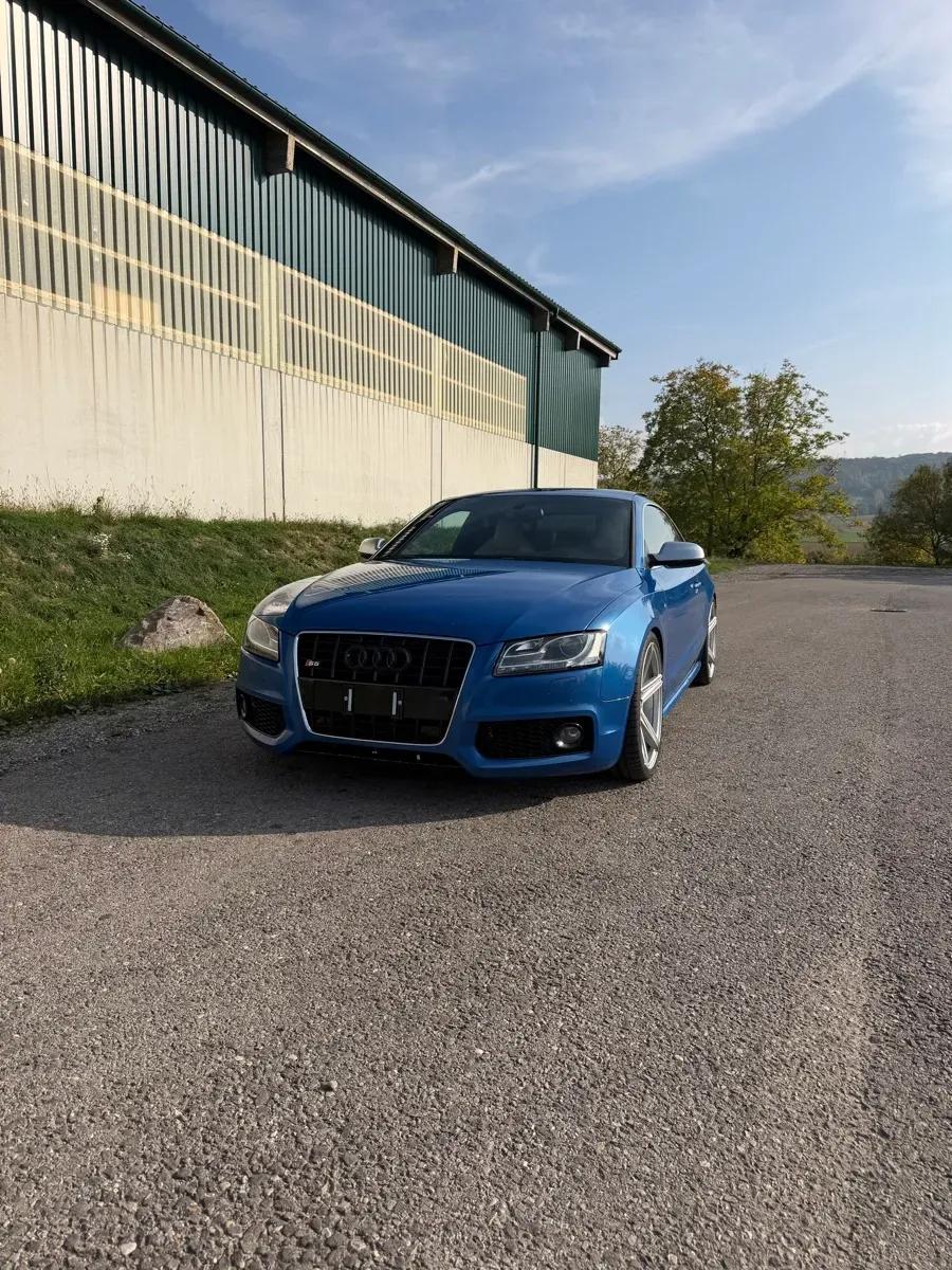 Audi A5 2010 photo 2