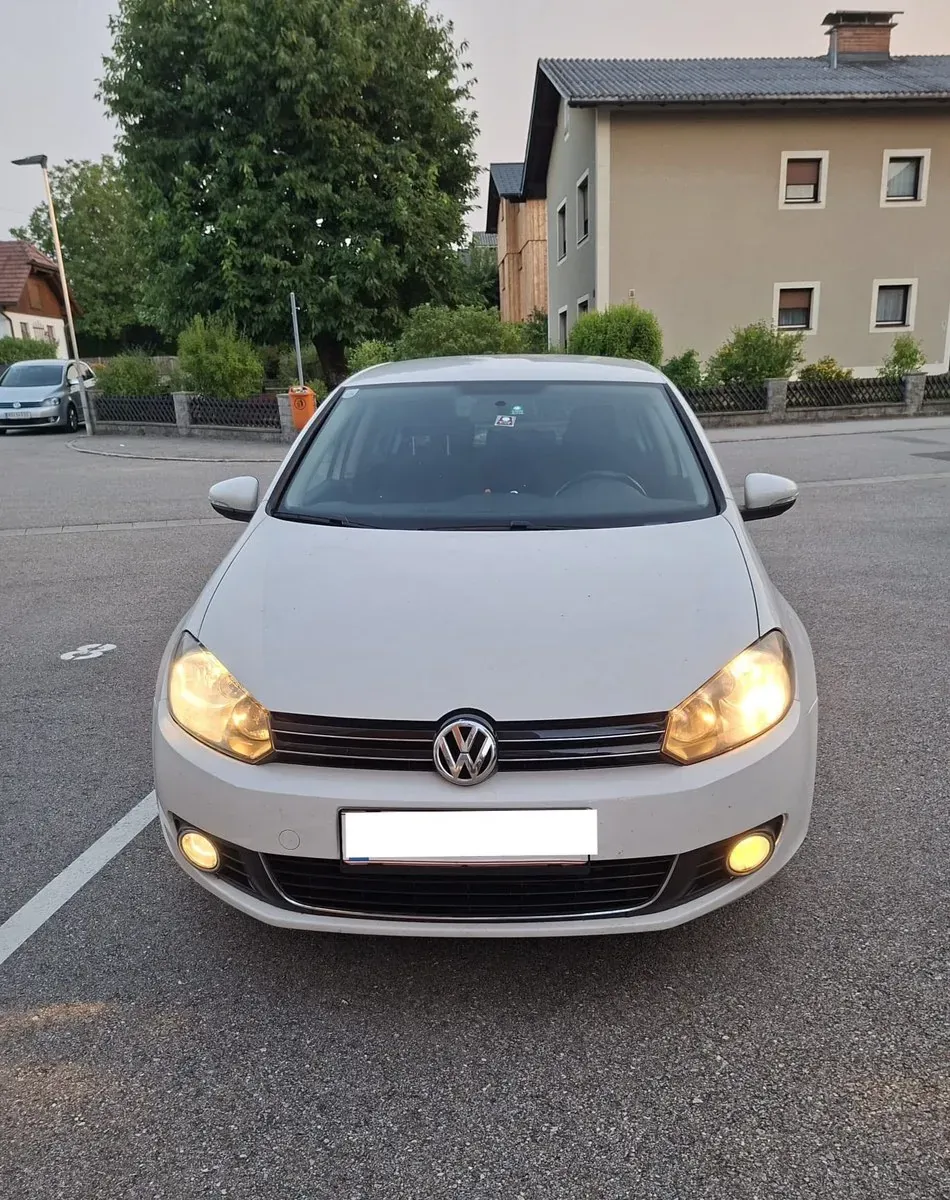 Volkswagen Golf 2012 photo 2