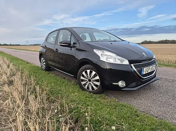 Peugeot 208 2014 photo 3