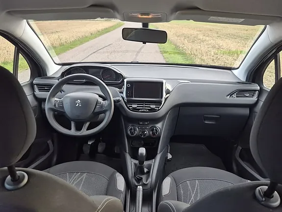Peugeot 208 2014 photo 4