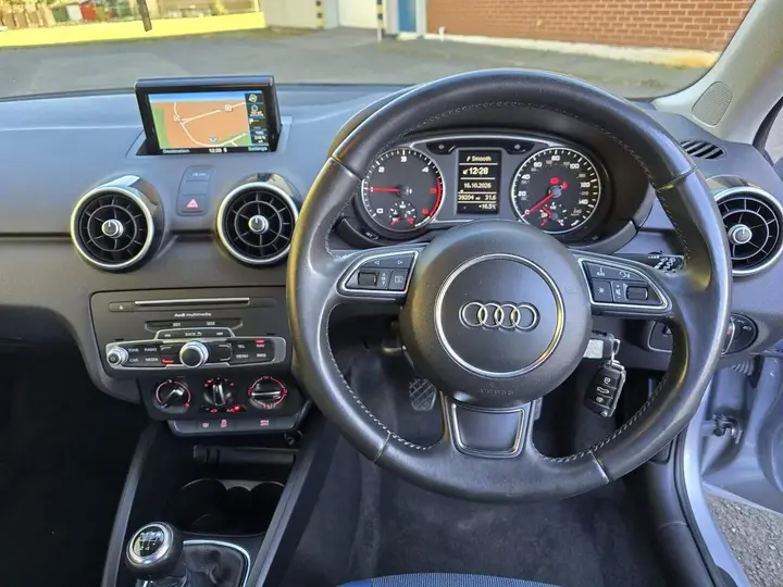 Audi A1 2015 photo 3
