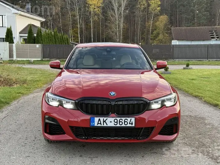 BMW 330I 2019 photo 2