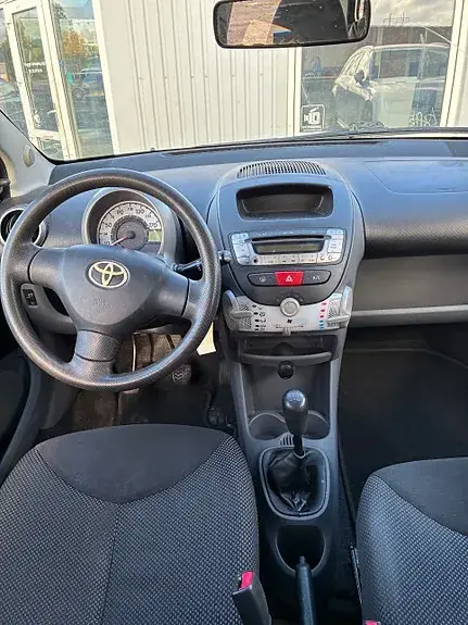 Toyota Aygo 2011 photo 4