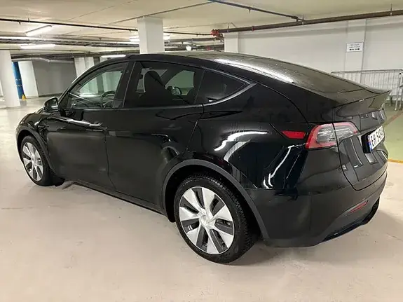 Tesla Model Y 2024 photo 3