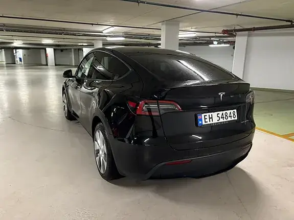 Tesla Model Y 2024 photo 4