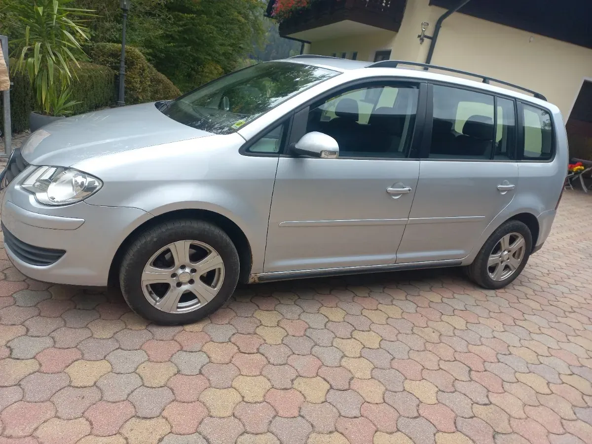 Volkswagen Touran 2007 photo 3