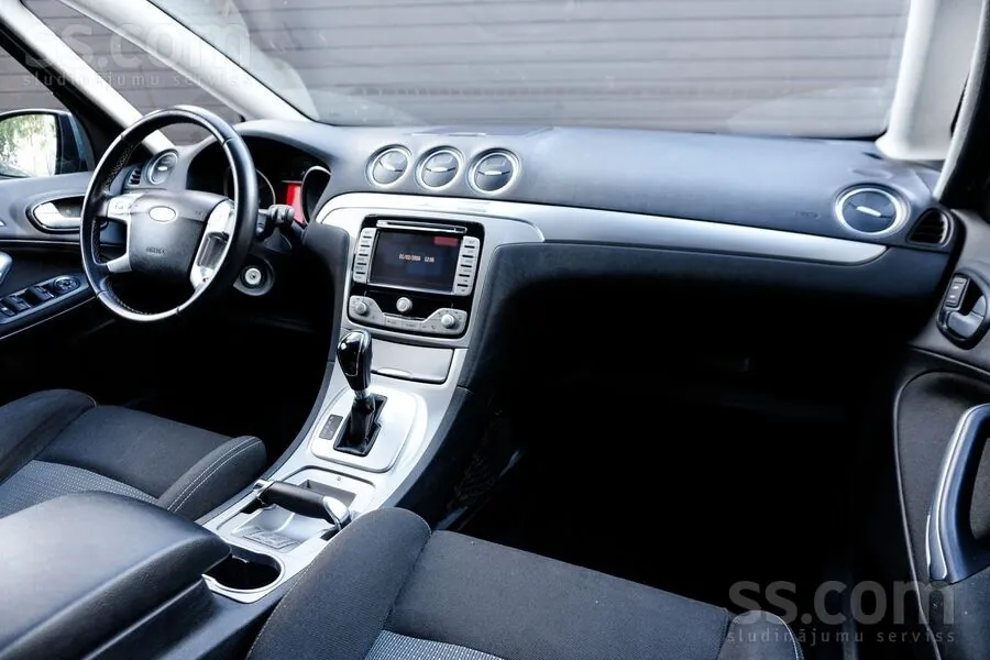 Ford S-Max 2010 photo 5