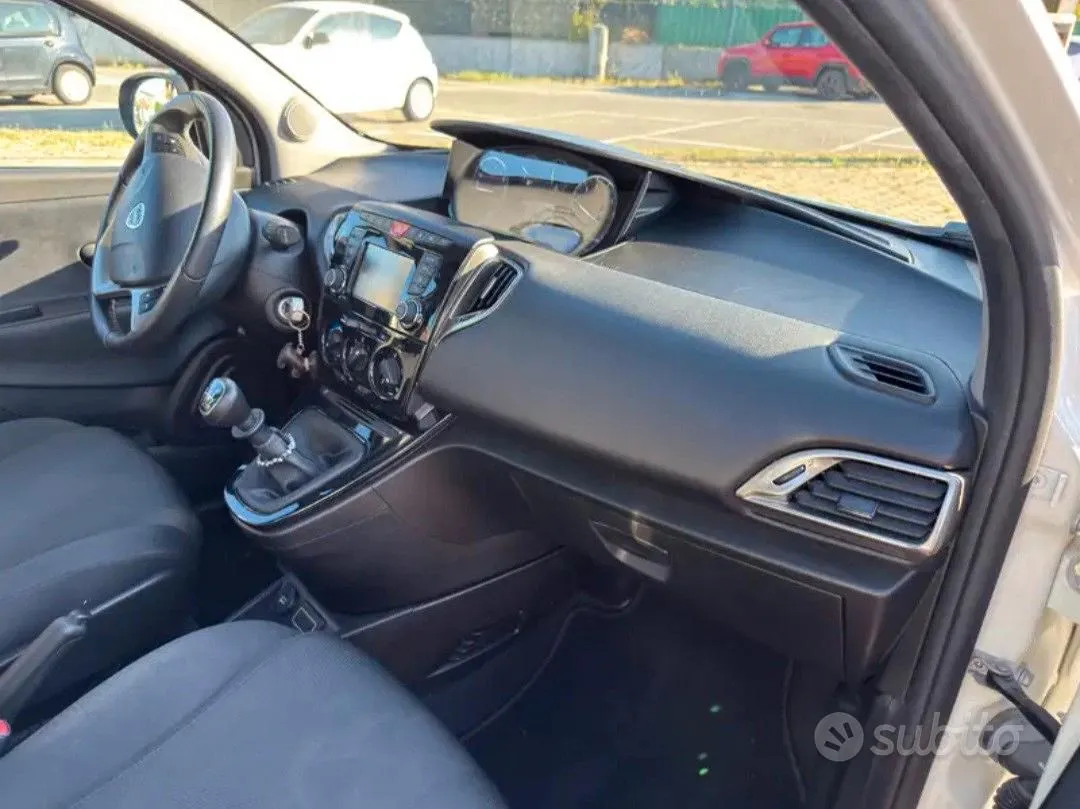 Lancia Ypsilon 2018 photo 5