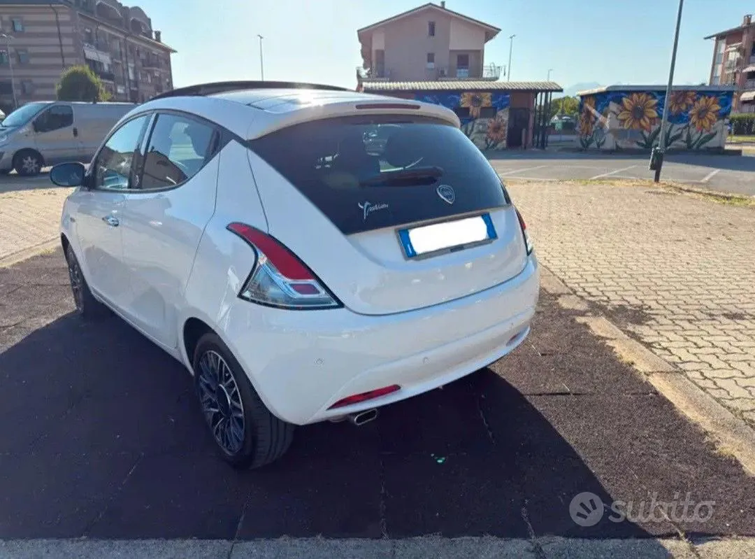 Lancia Ypsilon 2018 photo 3