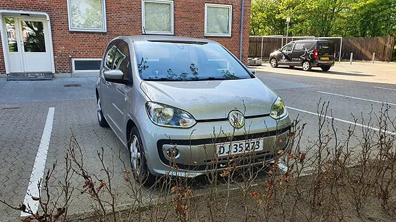 Volkswagen Up 2014 photo 3