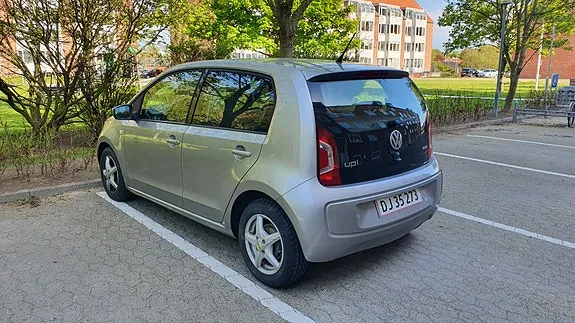 Volkswagen Up 2014 photo 2