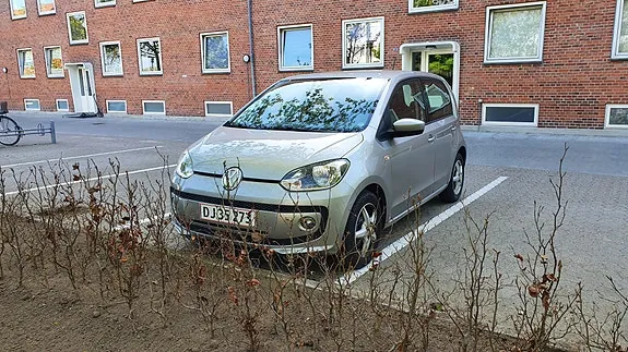 Volkswagen Up 2014 photo 4