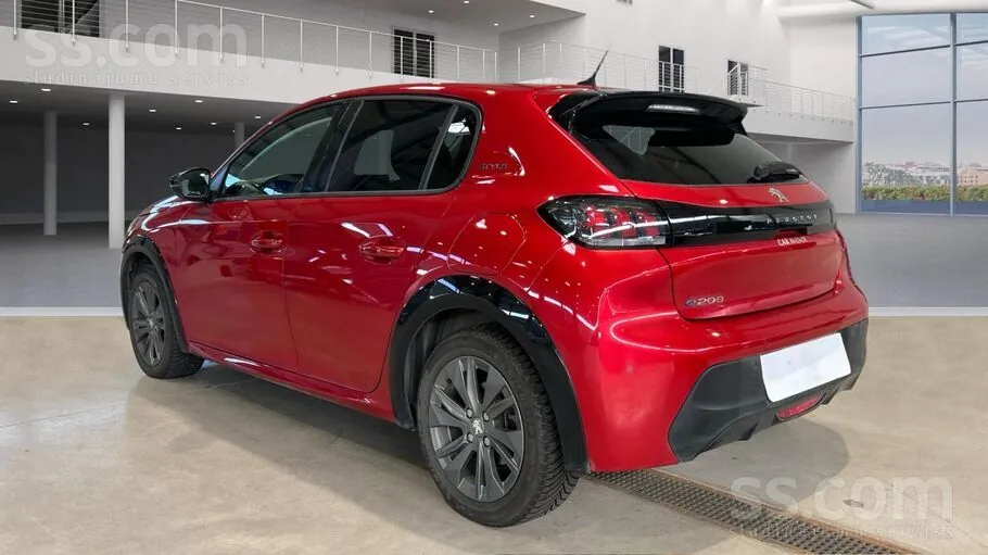 Peugeot 208 2022 photo 2