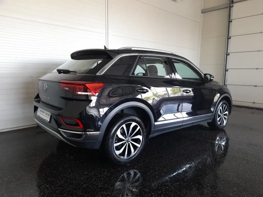 Volkswagen T-Roc 2023 photo 2