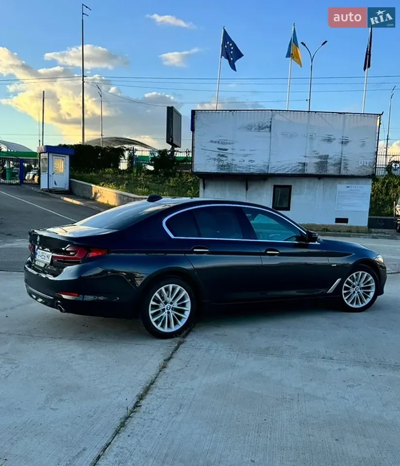 BMW 5 Series 2017 photo 4