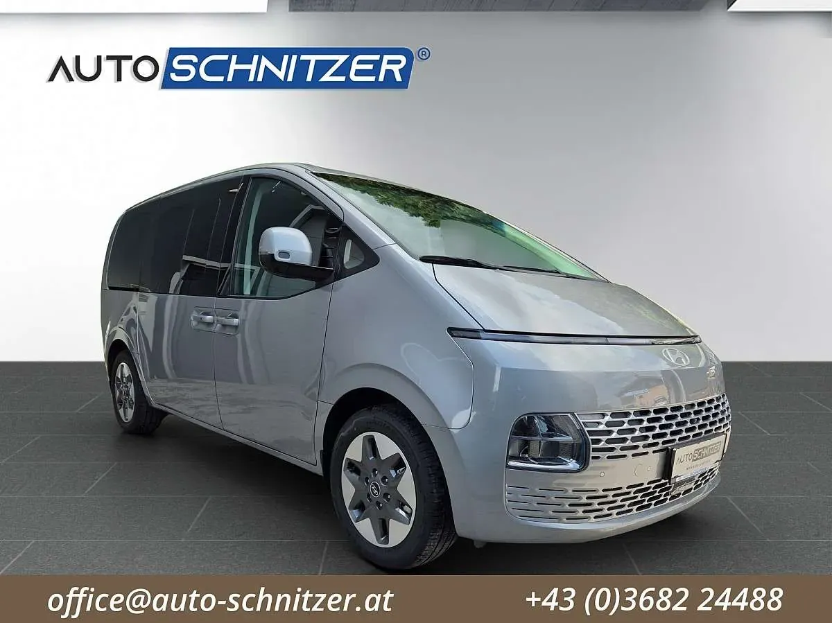 Hyundai Staria 2025 photo 3