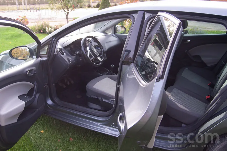 Seat Ibiza 2013 photo 4