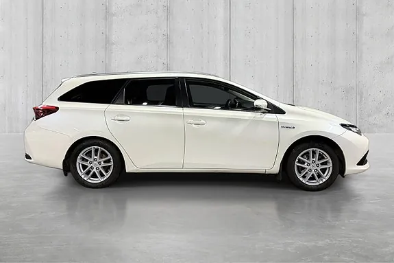 Toyota Auris 2017 photo 3