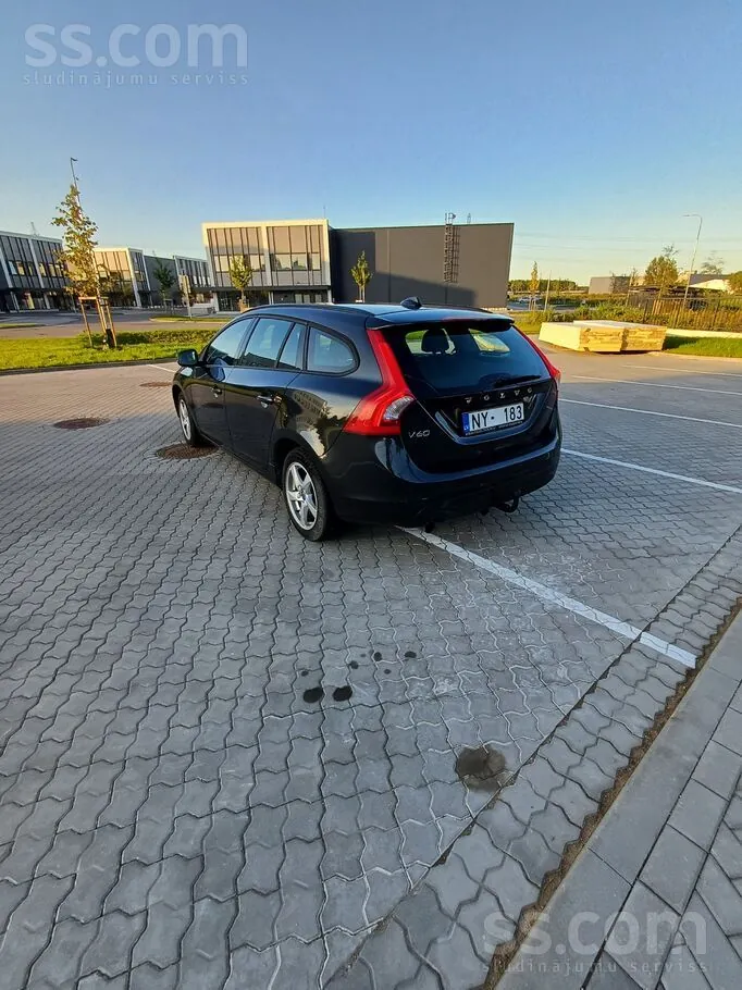 Volvo V60 2015 photo 5