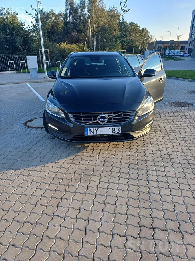 Volvo V60 2015 photo 2