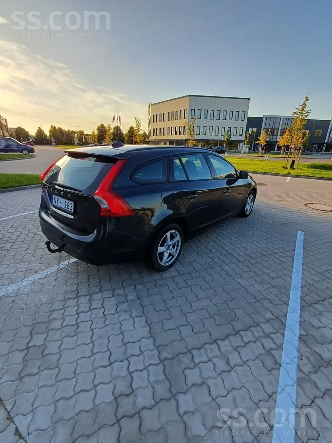 Volvo V60 2015 photo 4
