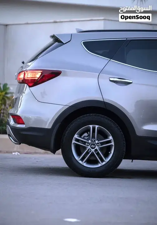 Hyundai Santa Fe 2018 photo 3