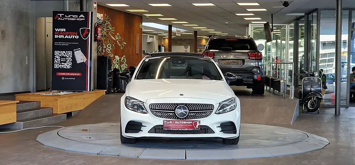 Mercedes-Benz C-Class 2019 photo 2