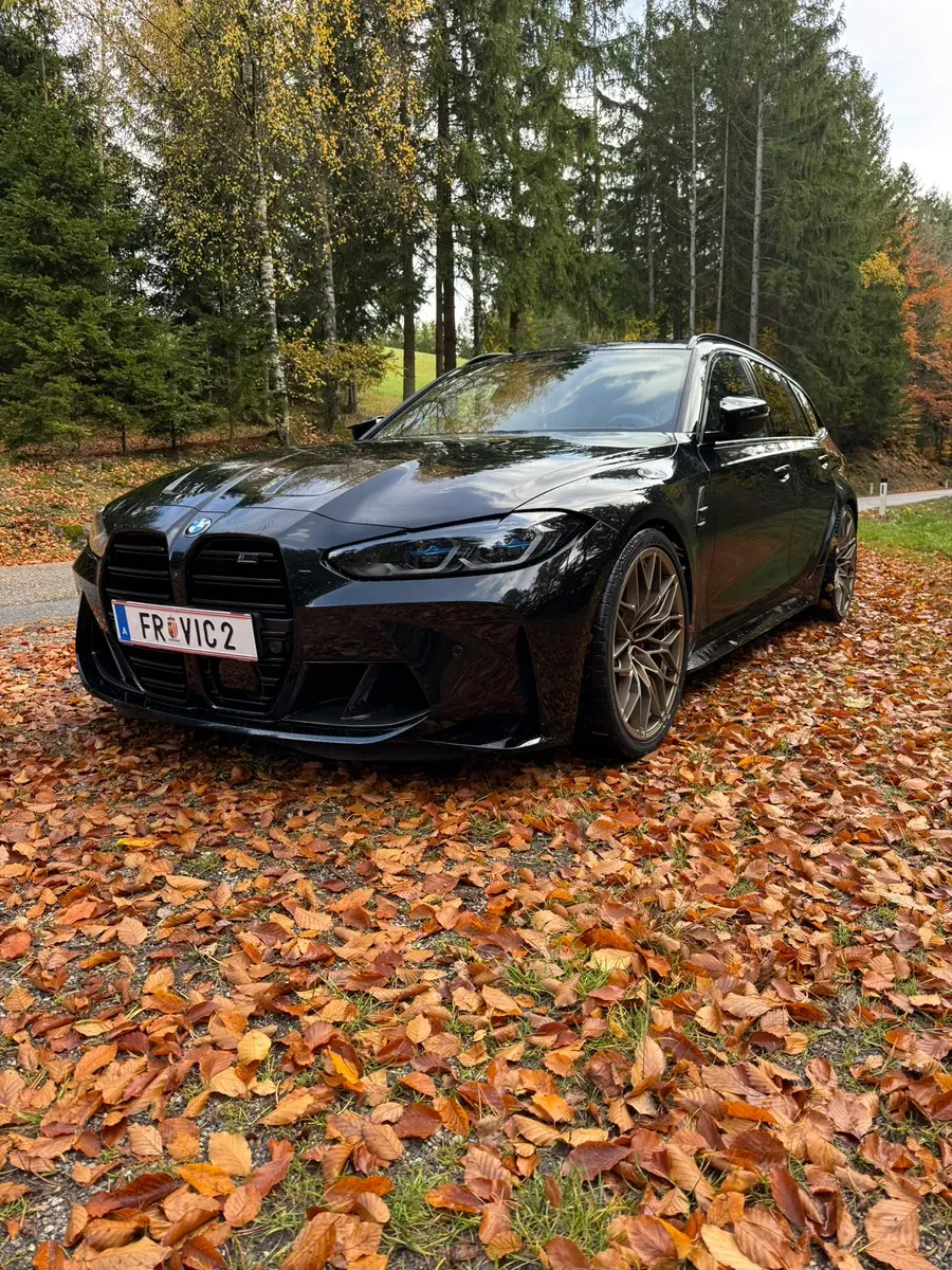 BMW 3 Series 2024 photo 2