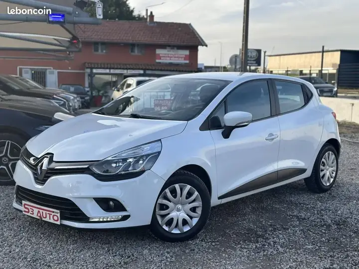 Renault Clio 2017 photo 2