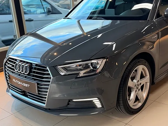 Audi A3 2018 photo 2