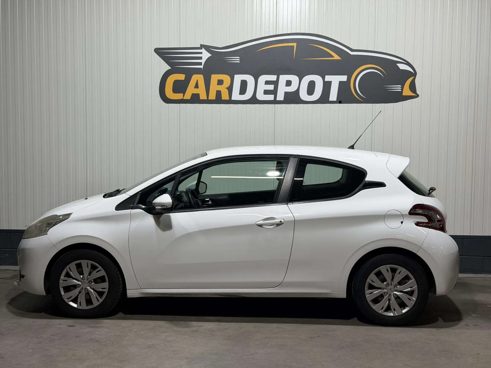 Peugeot 208 2012 photo 4