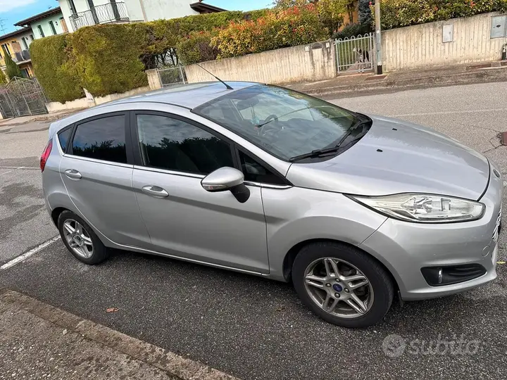 Ford Fiesta 2014 photo 3