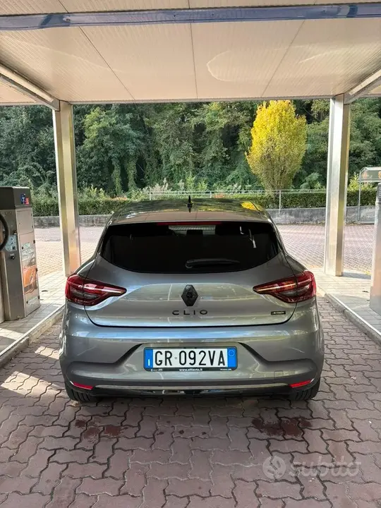 Renault Clio 2023 photo 3