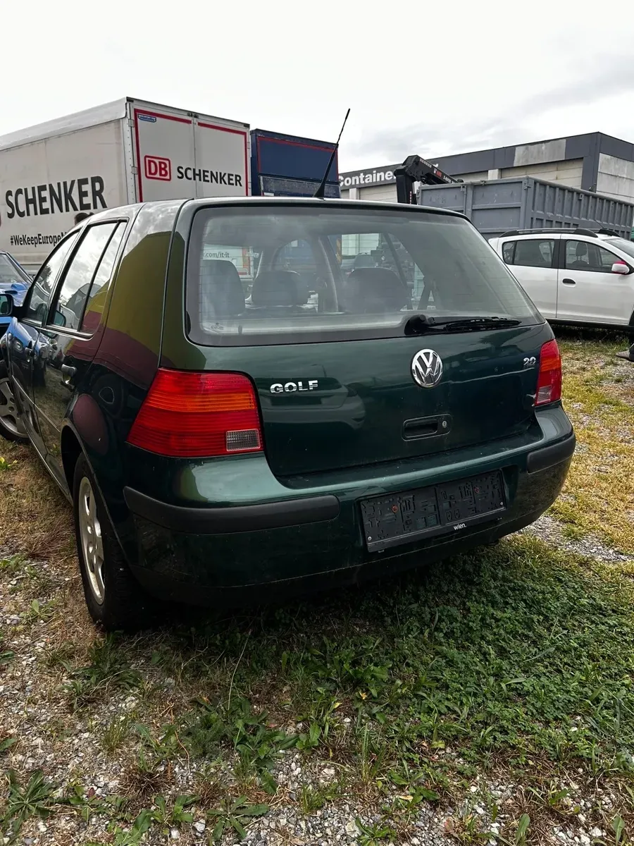 Volkswagen Golf 2001 photo 2