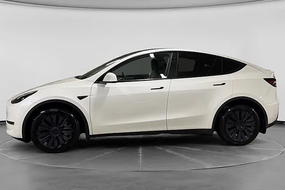 Tesla Model Y 2024 photo 2