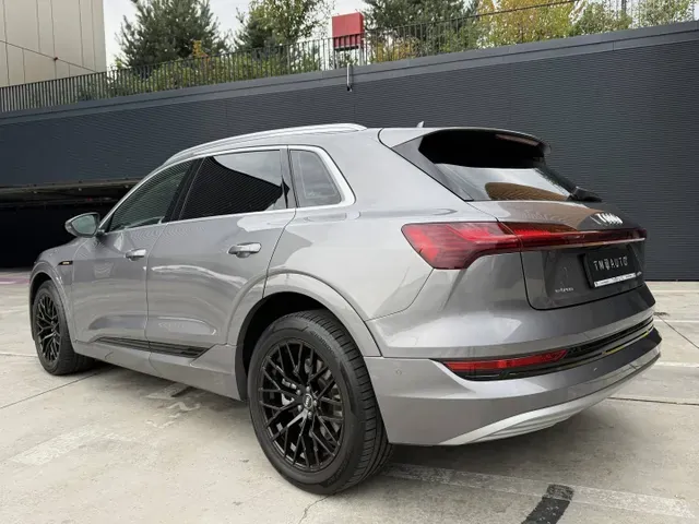 Audi E-Tron 2020 photo 2